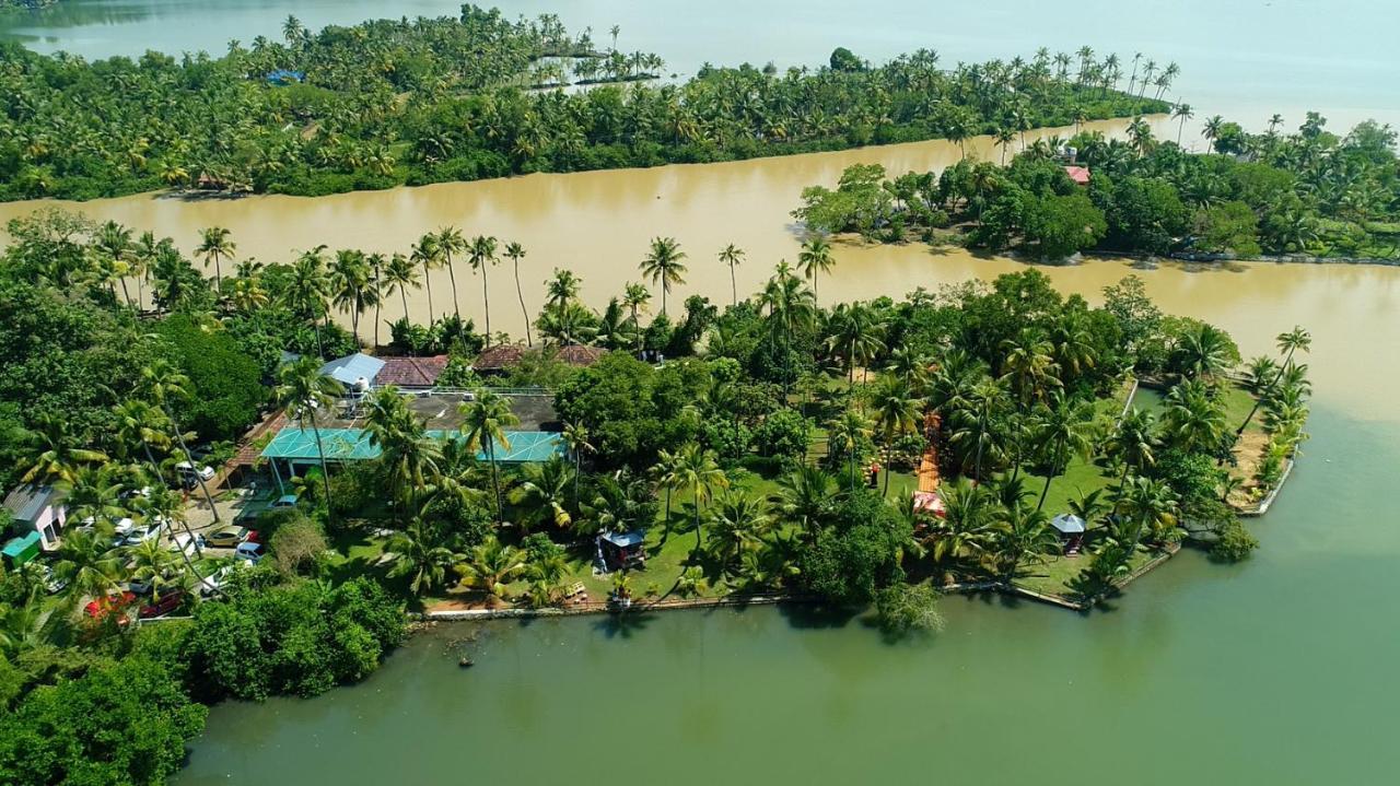 Lake N River Resort Munroe Island Mundrothuruth Exteriör bild
