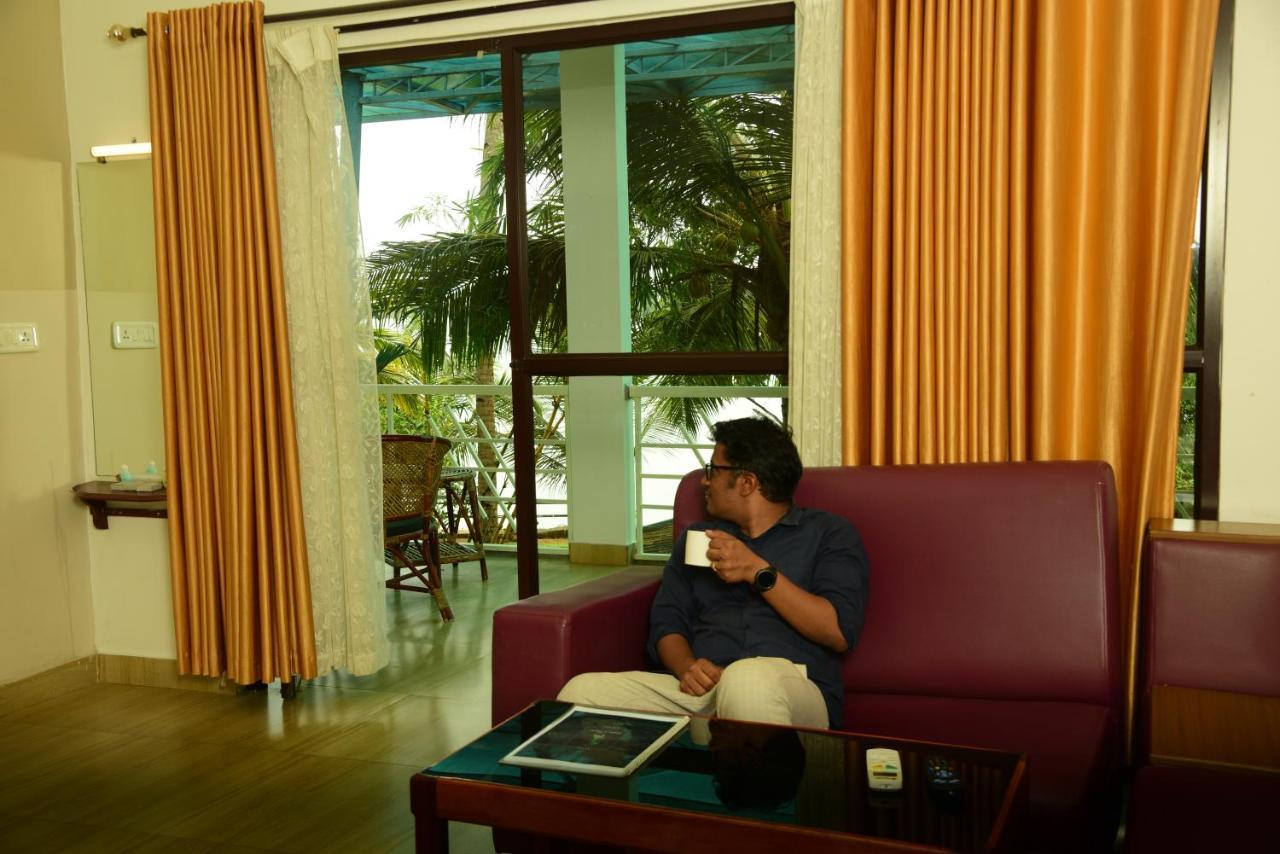 Lake N River Resort Munroe Island Mundrothuruth Exteriör bild