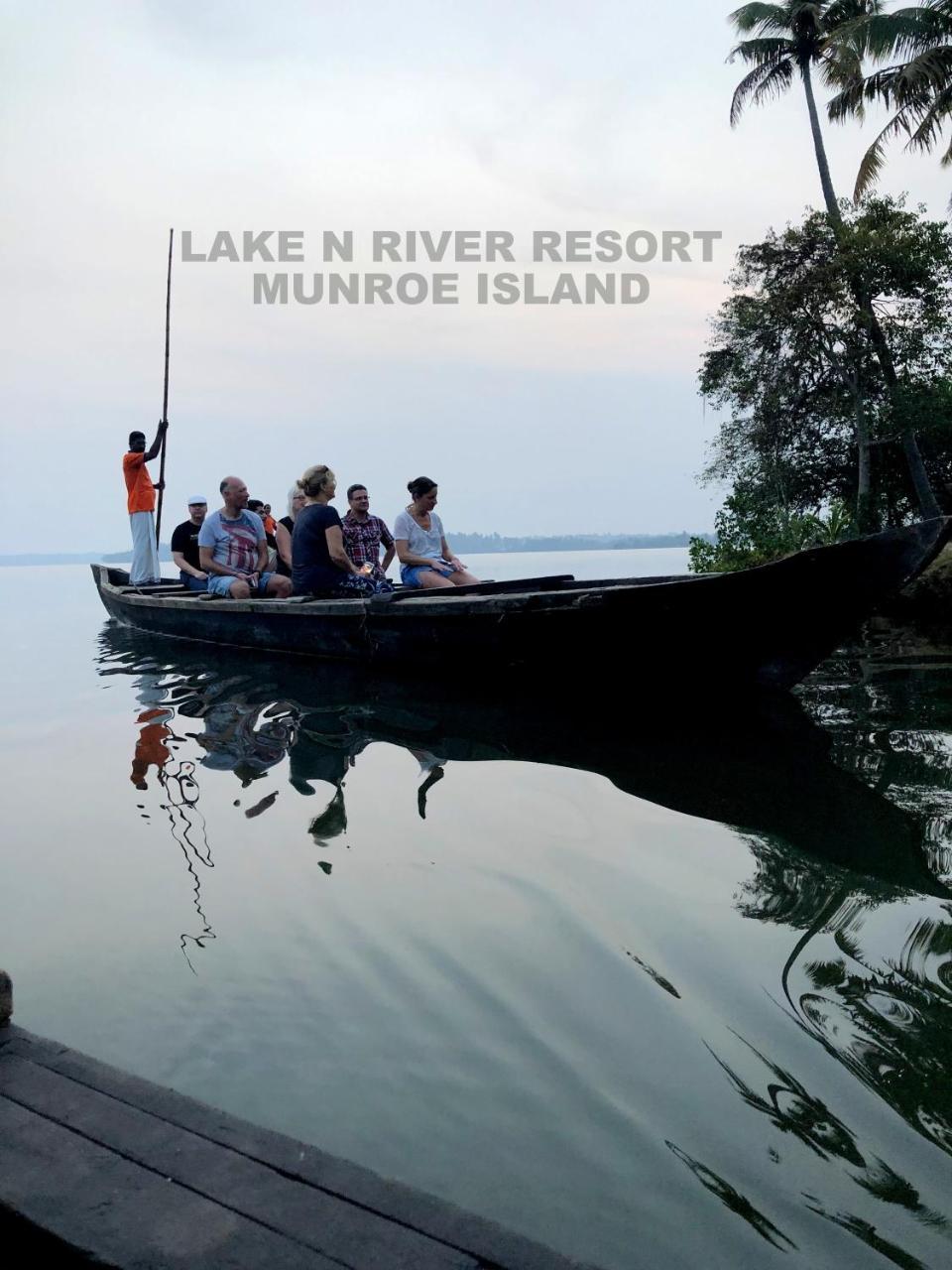 Lake N River Resort Munroe Island Mundrothuruth Exteriör bild