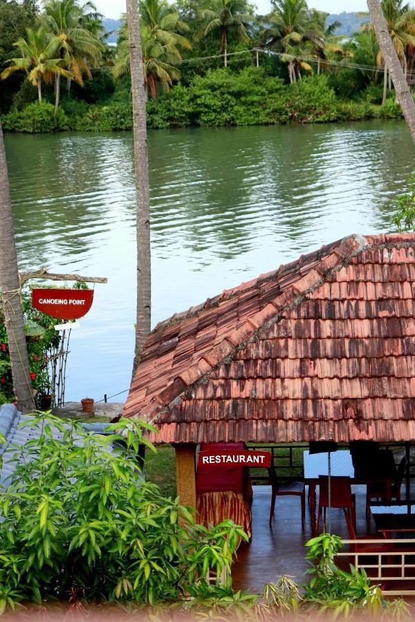 Lake N River Resort Munroe Island Mundrothuruth Exteriör bild