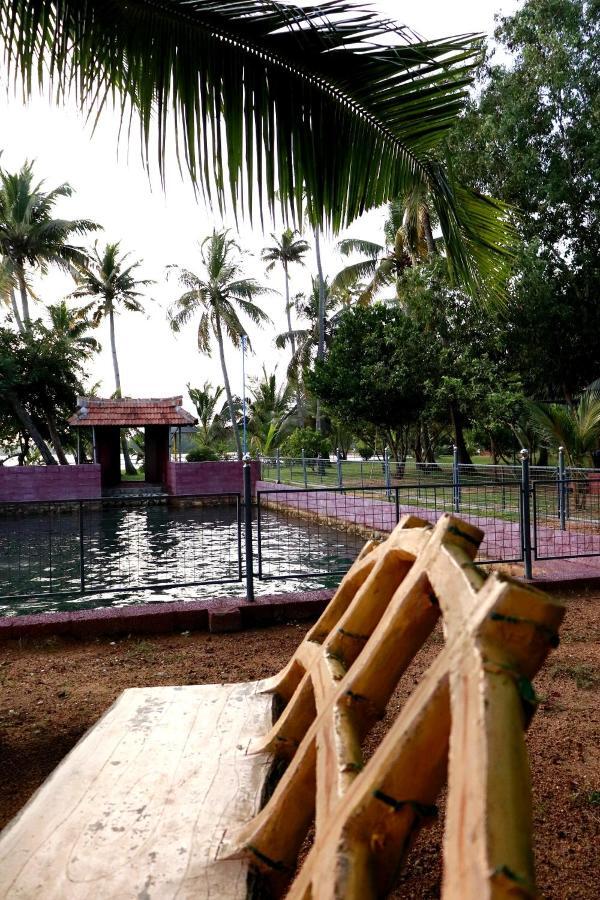 Lake N River Resort Munroe Island Mundrothuruth Exteriör bild
