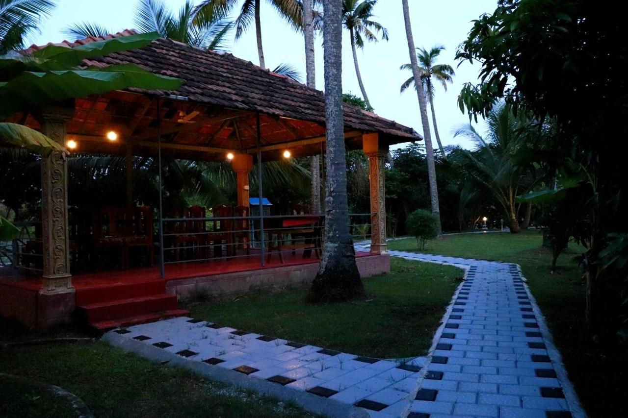 Lake N River Resort Munroe Island Mundrothuruth Exteriör bild